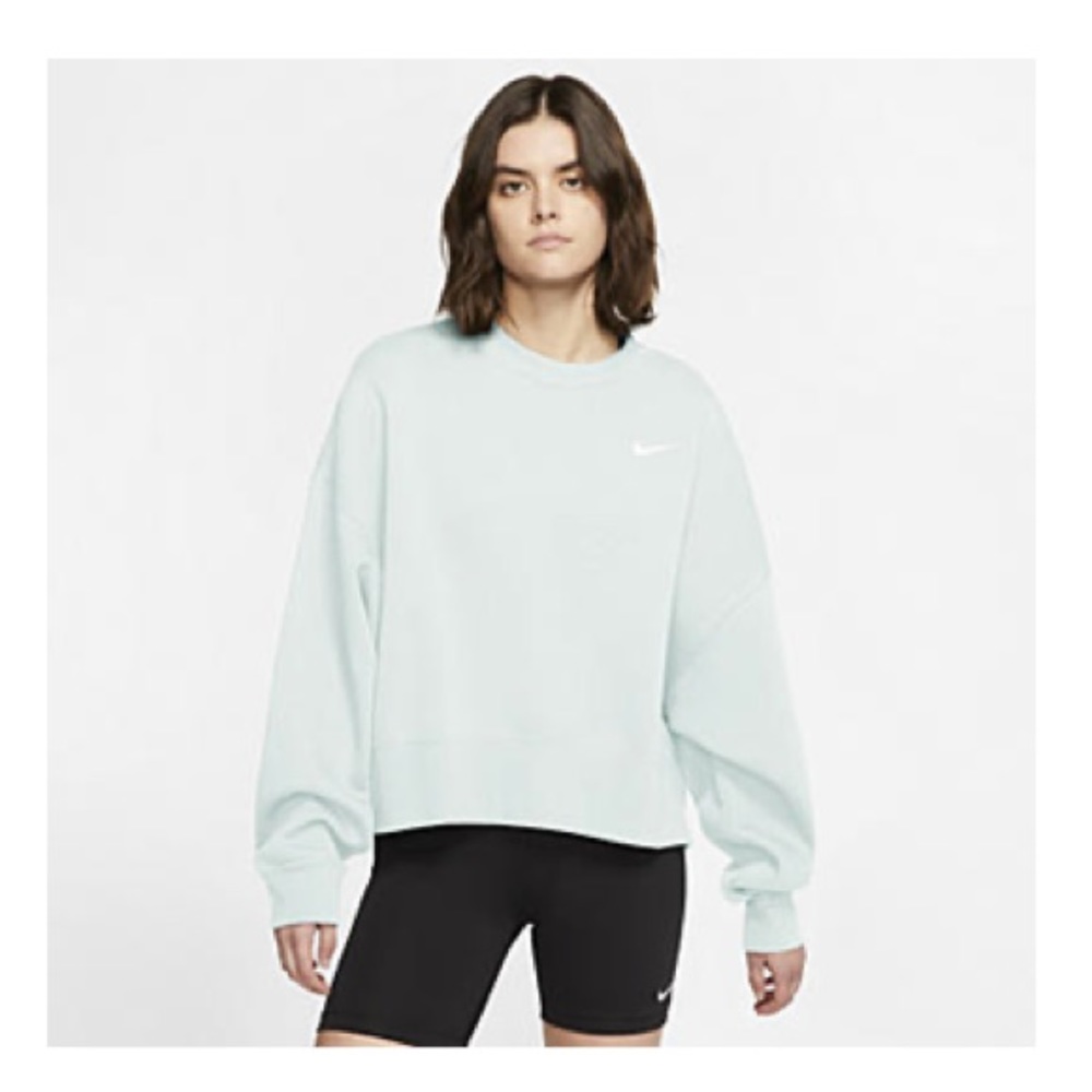 Nike Sportswear Essential Sweatshirt
